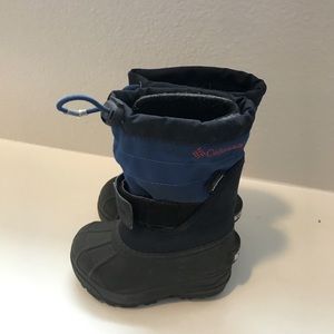 Size 6 Columbia snow boots